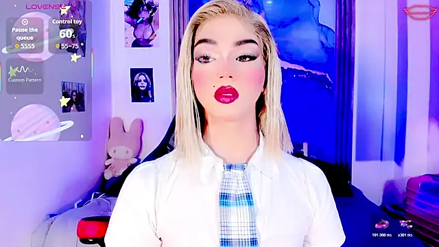 Snapshot of blonde_queen- chatting on July 2026 03:24:02 AM blonde queen- online show from July 2026 03:24:02 AM