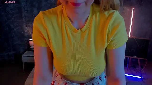 Snapshot of Shiny_Liss chatting on May 2026 01:36:02 AM Shiny Liss online show from May 2026 01:36:02 AM