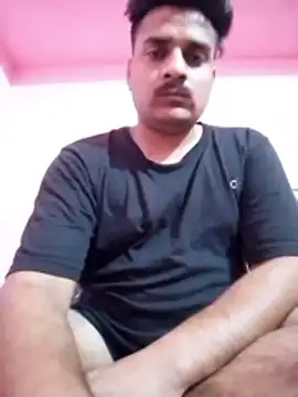 Snapshot of Decentlover67 chatting on May 2026 03:40:02 PM Decentlover67 online show from May 2026 03:40:02 PM