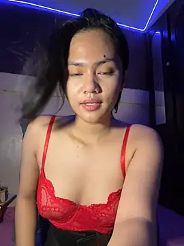 Snapshot of Kiee_19 chatting on May 2026 06:35:01 PM Kiee 19 online show from May 2026 06:35:01 PM