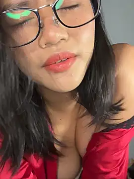 Snapshot of Kiee_19 chatting on May 2026 09:55:01 PM Kiee 19 online show from May 2026 09:55:01 PM