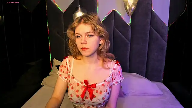 Snapshot of ElizabethVane chatting on April 2026 05:40:01 AM ElizabethVane online show from April 2026 05:40:01 AM