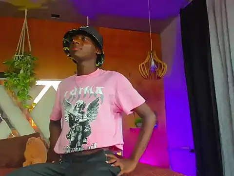 Luca Sins online show from March 2026 08:13:02 PM