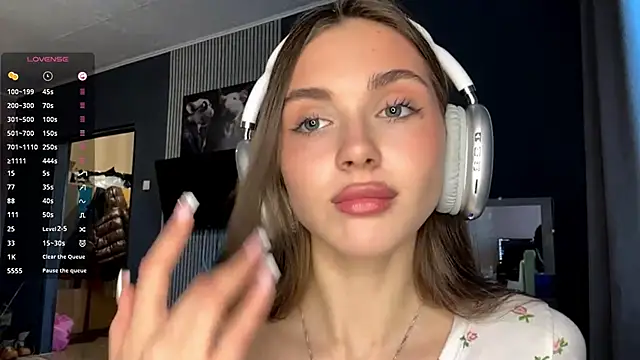 Veluxe online show from March 2026 03:05:01 PM