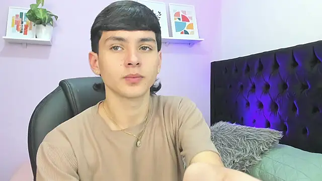 Andrew restrepoo online show from June 2026 03:47:01 PM