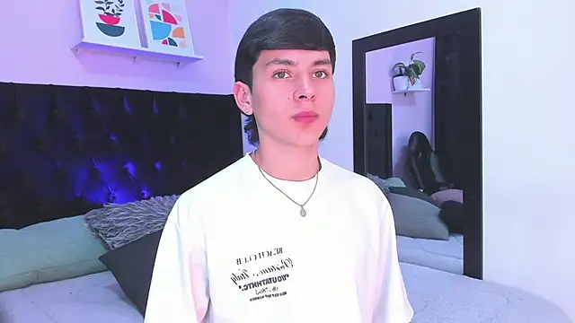 Andrew restrepoo online show from June 2026 03:39:02 PM