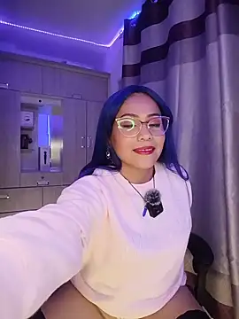 Snapshot of PiscisGirl chatting on June 2026 07:03:01 AM PiscisGirl online show from June 2026 07:03:01 AM