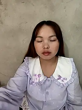 Mina xYx online show from April 2026 06:10:01 PM