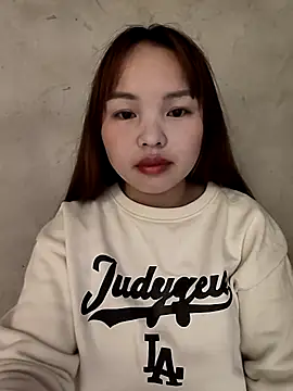Snapshot of Mina_xYx chatting on May 2026 02:22:01 PM Mina xYx online show from May 2026 02:22:01 PM