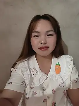 Snapshot of Mina_xYx chatting on May 2026 04:37:02 PM Mina xYx online show from May 2026 04:37:02 PM