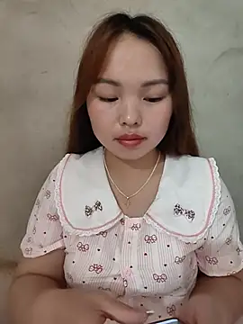 Snapshot of Mina_xYx chatting on June 2026 04:03:02 AM Mina xYx online show from June 2026 04:03:02 AM