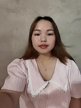 Snapshot of Mina_xYx chatting on June 2026 03:35:01 AM Mina xYx online show from June 2026 03:35:01 AM