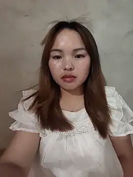 Snapshot of Mina_xYx chatting on June 2026 01:48:02 PM Mina xYx online show from June 2026 01:48:02 PM