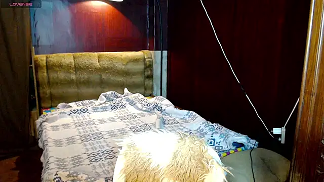 Snapshot of tyrasub chatting on April 2026 04:01:01 PM tyrasub online show from April 2026 04:01:01 PM