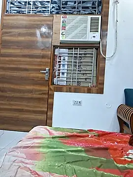 Pari lovers online show from April 2026 03:46:02 PM