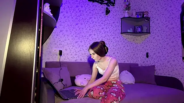 Snapshot of KimTify chatting on March 2026 03:04:01 PM KimTify online show from March 2026 03:04:01 PM