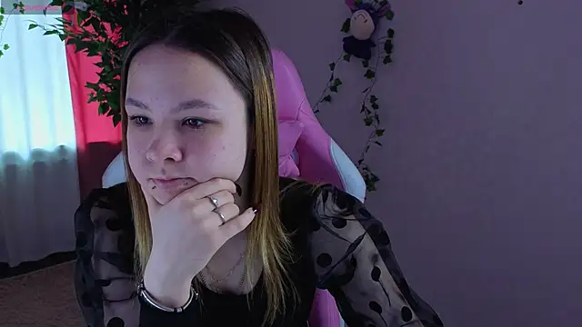 Lori Bllossom online show from May 2026 09:04:01 AM