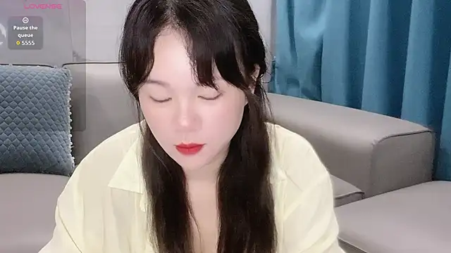 Snapshot of Tingting-Love chatting on April 2026 05:57:01 AM Tingting-Love online show from April 2026 05:57:01 AM