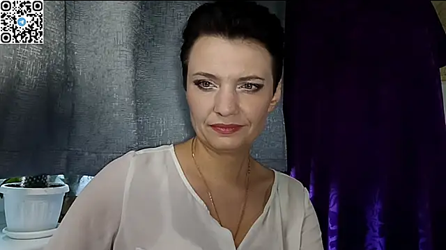 HotMamaQueen234 online show from May 2026 01:17:01 PM