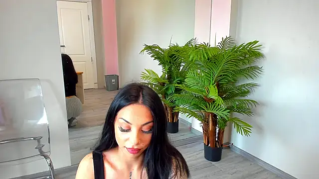 Snapshot of MissSiennaa chatting on May 2026 06:20:02 AM MissSiennaa online show from May 2026 06:20:02 AM
