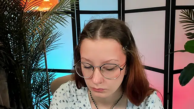 Snapshot of AmelieViolet chatting on June 2026 03:17:01 AM AmelieViolet online show from June 2026 03:17:01 AM