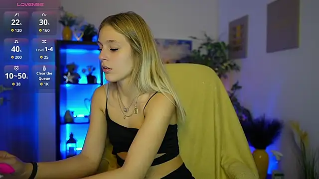 Snapshot of Luna_Grace18 chatting on May 2026 05:07:02 PM Luna Grace18 online show from May 2026 05:07:02 PM
