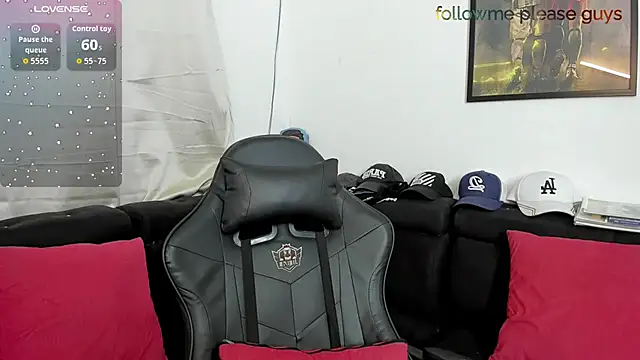 Snapshot of sweetlatinoboy chatting on April 2026 11:11:02 AM sweetlatinoboy online show from April 2026 11:11:02 AM