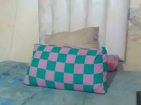 BestieBoomber online show from July 2026 08:11:02 PM