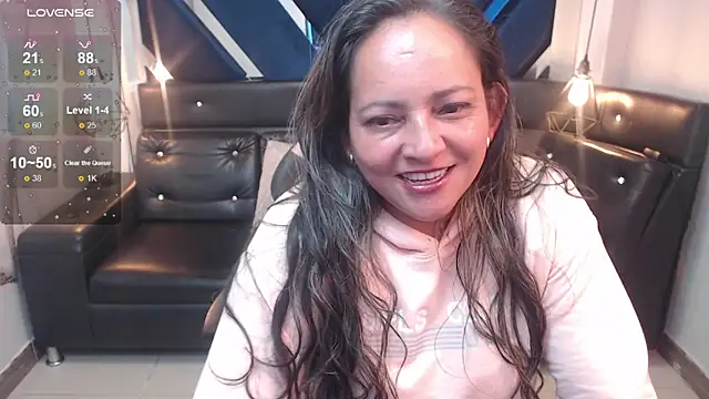 Rhachelevans online show from May 2026 01:00:01 AM