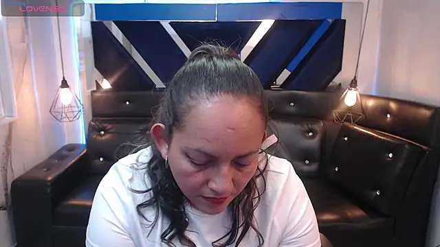 Rhachelevans online show from May 2026 02:31:02 AM