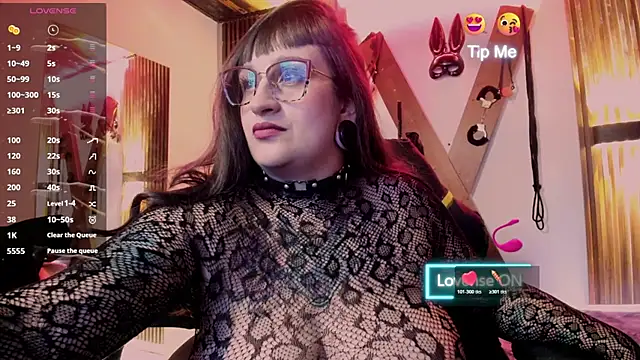 Snapshot of Violett_8 chatting on June 2026 05:56:02 AM Violett 8 online show from June 2026 05:56:02 AM