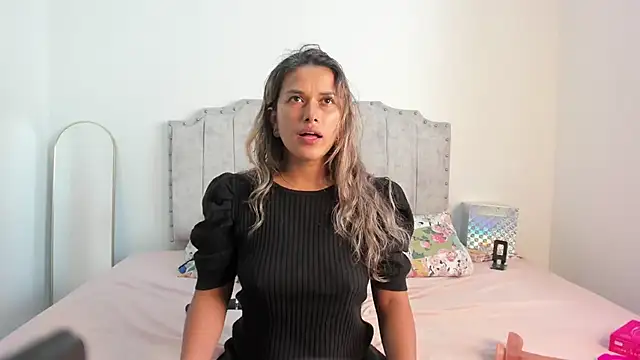 camila borbon  online show from May 2026 02:33:01 PM