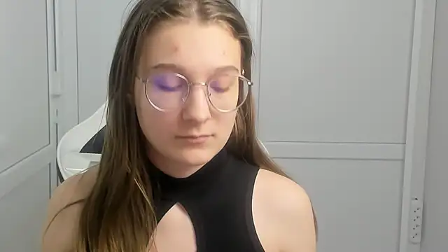 Snapshot of Mia_kristal chatting on March 2026 07:46:02 AM Mia kristal online show from March 2026 07:46:02 AM