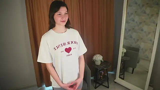 LaraeLubeck online show from March 2026 10:18:02 AM