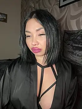 LaaadyDaaamn online show from April 2026 05:07:01 PM
