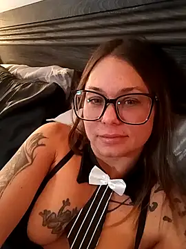 Couple qc online show from April 2026 11:50:01 PM