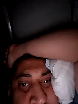 Snapshot of Layzie86 chatting on March 2026 09:08:01 PM Layzie86 online show from March 2026 09:08:01 PM