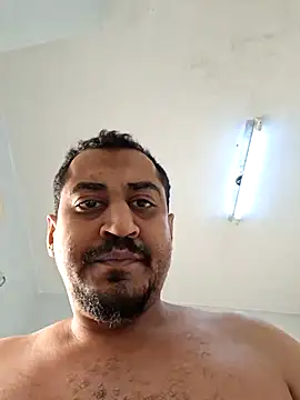 Snapshot of Layzie86 chatting on April 2026 10:13:01 AM Layzie86 online show from April 2026 10:13:01 AM