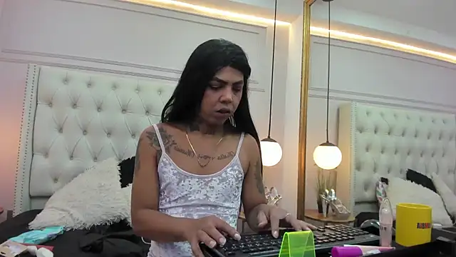 MiiaRestrepo online show from June 2026 11:52:01 AM