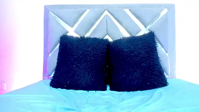 Emmaa sweeet  online show from March 2026 07:30:01 PM