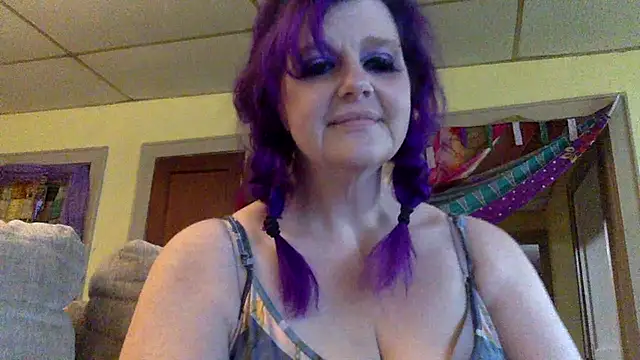 Snapshot of PiSeas chatting on July 2026 05:37:02 PM PiSeas online show from July 2026 05:37:02 PM