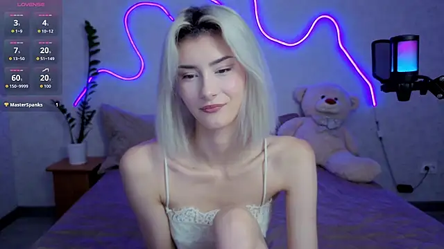 kittysocutie online show from June 2026 12:17:02 AM