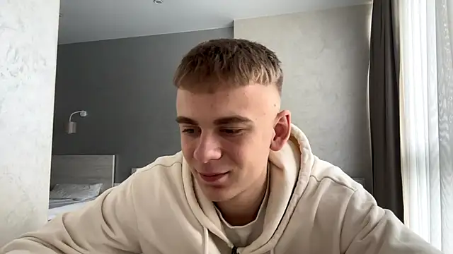 Snapshot of SoloFury chatting on April 2026 10:37:01 AM SoloFury online show from April 2026 10:37:01 AM