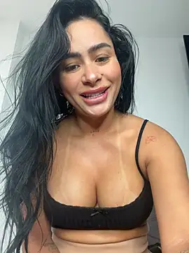 Snapshot of MoraFit_ chatting on April 2026 02:08:01 PM MoraFit online show from April 2026 02:08:01 PM