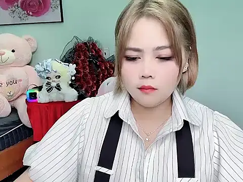 Nhanlu009 online show from April 2026 08:28:02 AM