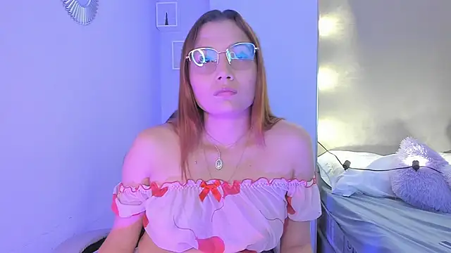 Snapshot of Littletammy4u chatting on April 2026 03:06:01 PM Littletammy4u online show from April 2026 03:06:01 PM