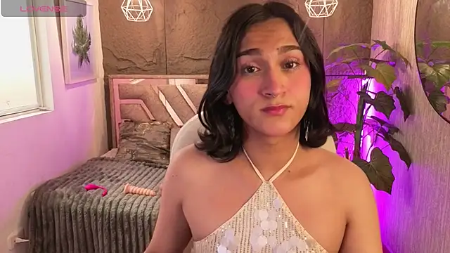 Zoee Kiss  online show from July 2026 08:18:02 PM