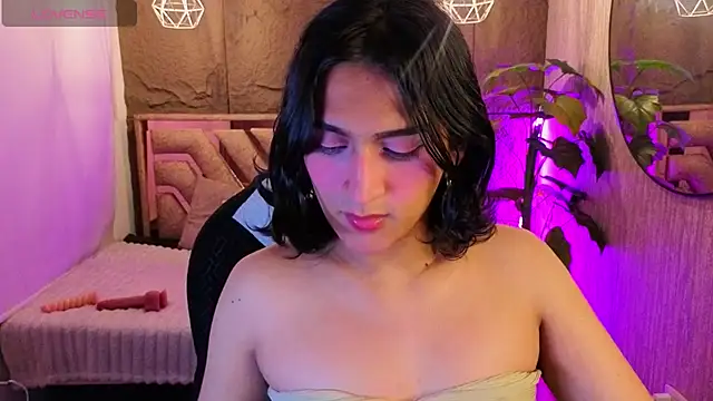 Zoee Kiss  online show from July 2026 06:44:01 AM