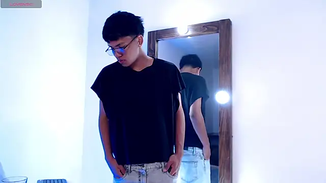 thiagosterling online show from April 2026 11:50:01 PM