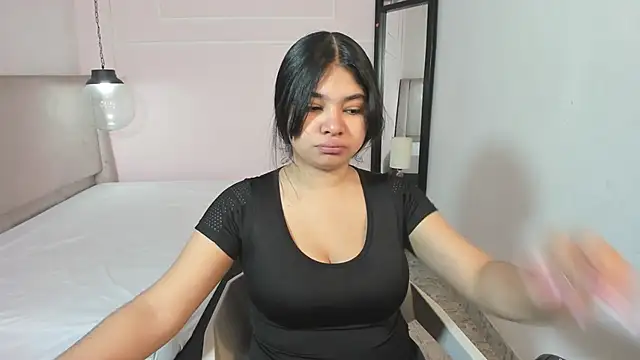 MilaHeat1 online show from May 2026 07:41:01 PM